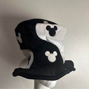 Disney Parks Mad Hatter Mickey Mouse Top Hat Halloween Black White HTF